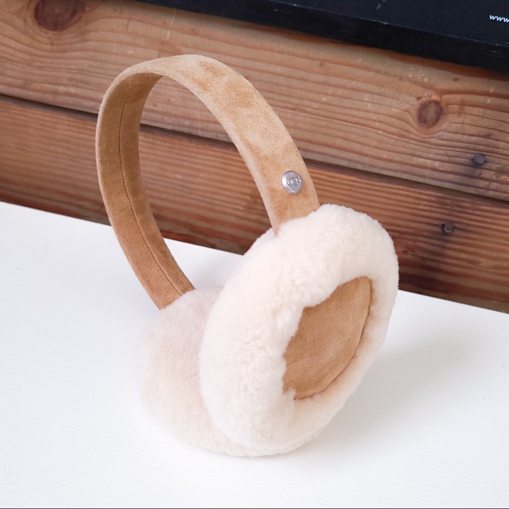New UGG Sheepskin Earmuff Chestnut Sealed with Storage Box